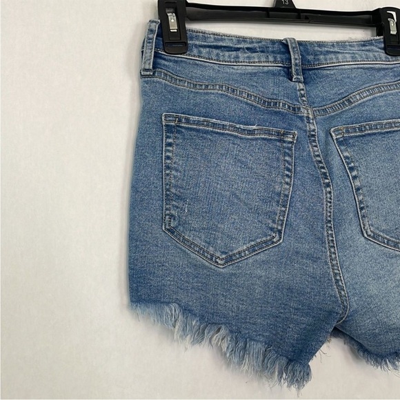 Free People We The Free Curvy Vintage Hi Rise Button fly Jean Shorts. Size 25. - Picture 8 of 13